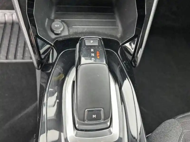 Peugeot 2008 puretech 130 s&amp;s eat8 — photo 14