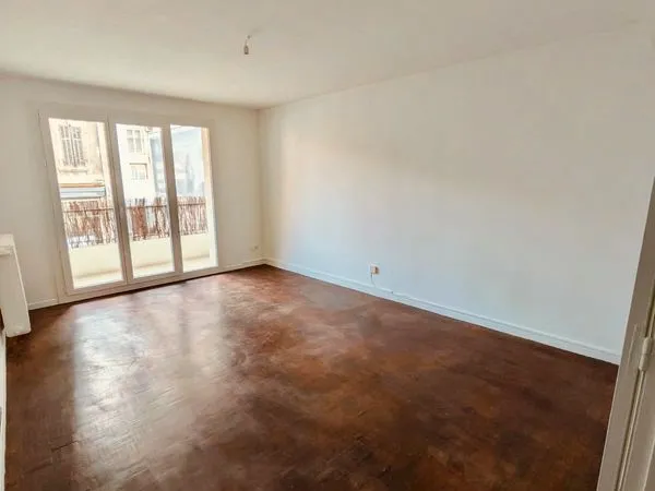 Marseille 4ème - Chartreux : T3 68m2 1100 entièrement rénové avec balcon - 1150