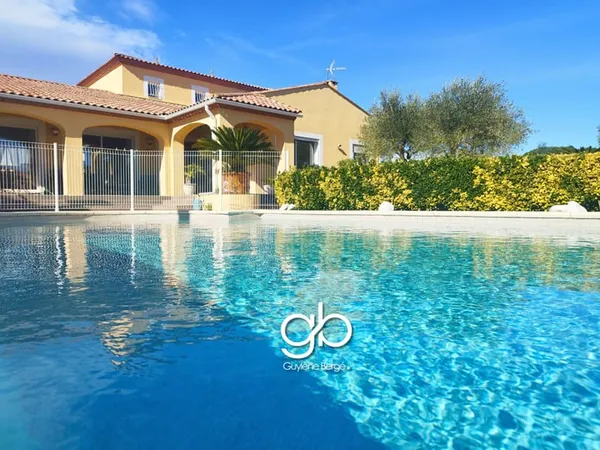 VILLA TRADITIONNELLE 192 m2 AVEC JARDIN FRUITIER ET POOL HOUSE EN BOIS -