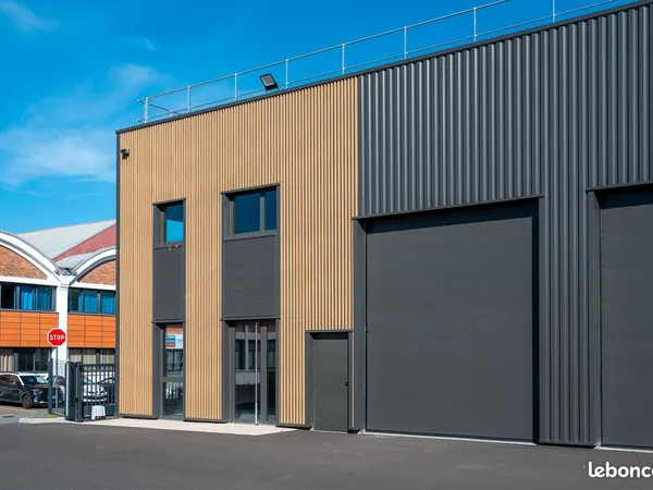 Local d'activité 218m² - Roanne, bd Valmy