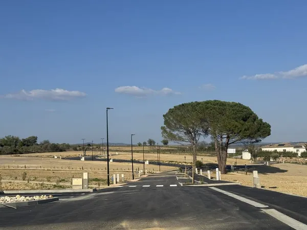 Terrain viabilisé 450m² - prêt à construire - Village recher