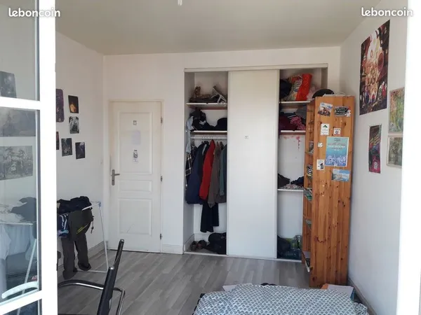 Colocation dans un grand appartement lumineux