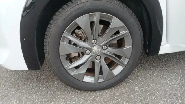 Peugeot 208 electrique 50 kwh 136ch — photo 12