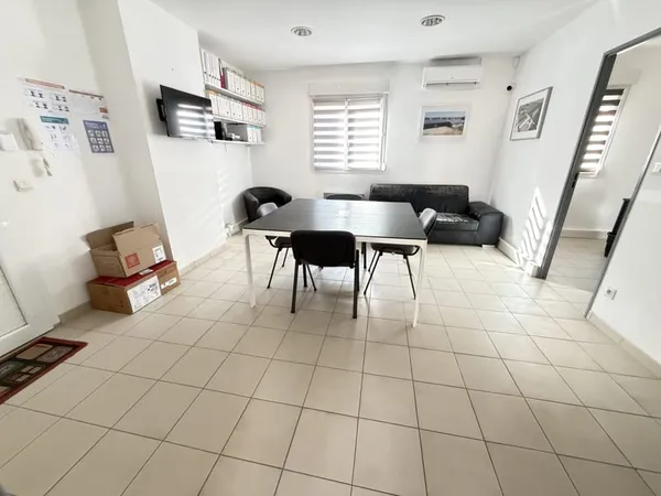 Local commercial 3 pièces 68 m²