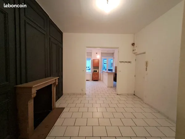 T2 avec Cour proche Porte d'Arras (rue Louis Bergot)