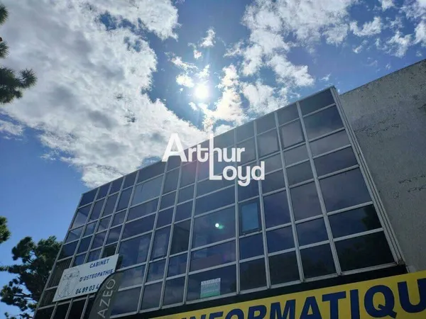 Bureau 107 m²