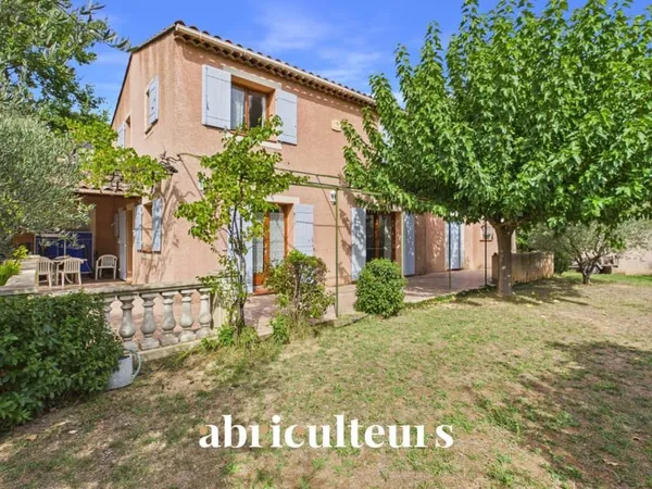 Puyloubier - Maison 5 pièces de 110 m² au calme absolu avec piscine