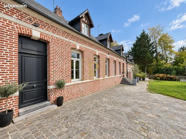 Propriété 7 pièces 221 m²