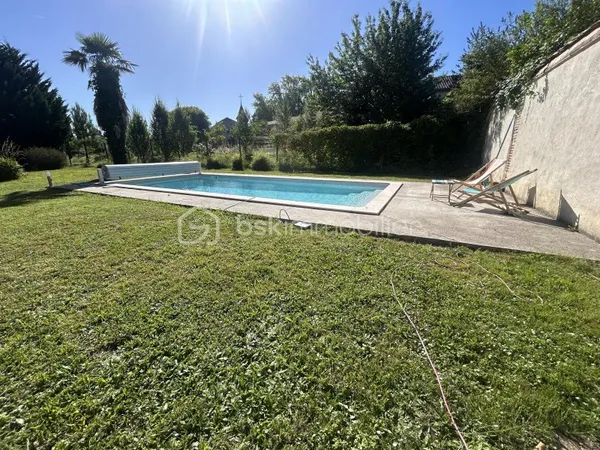 Maison 8 pièces 402 m²