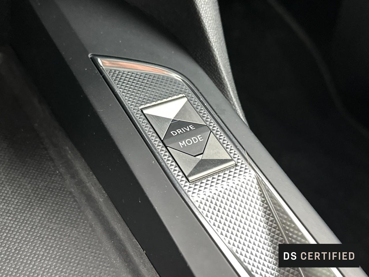 Ds Ds 3 crossback puretech 130 eat8 louvre — photo 31