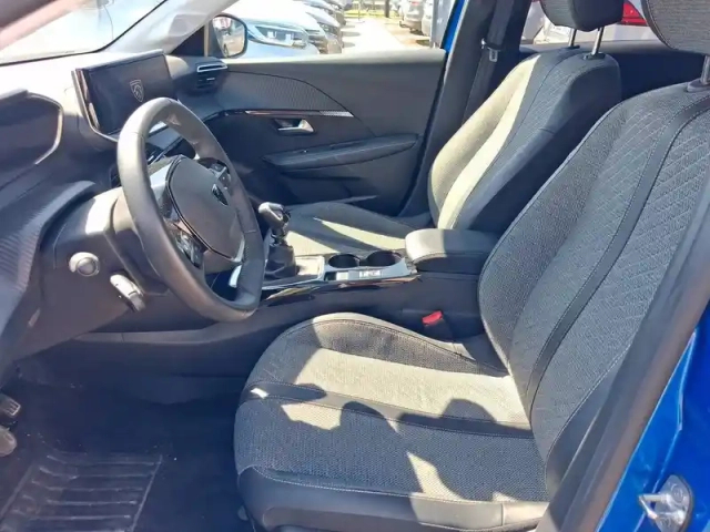 Peugeot 208 puretech 100 s&amp;s bvm6 — photo 9