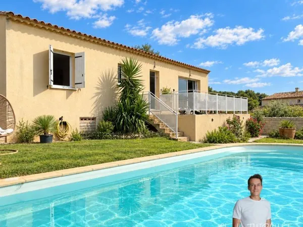 Montfrin - Villa de plain-pied avec piscine et vue dominante sans vis-à-vis