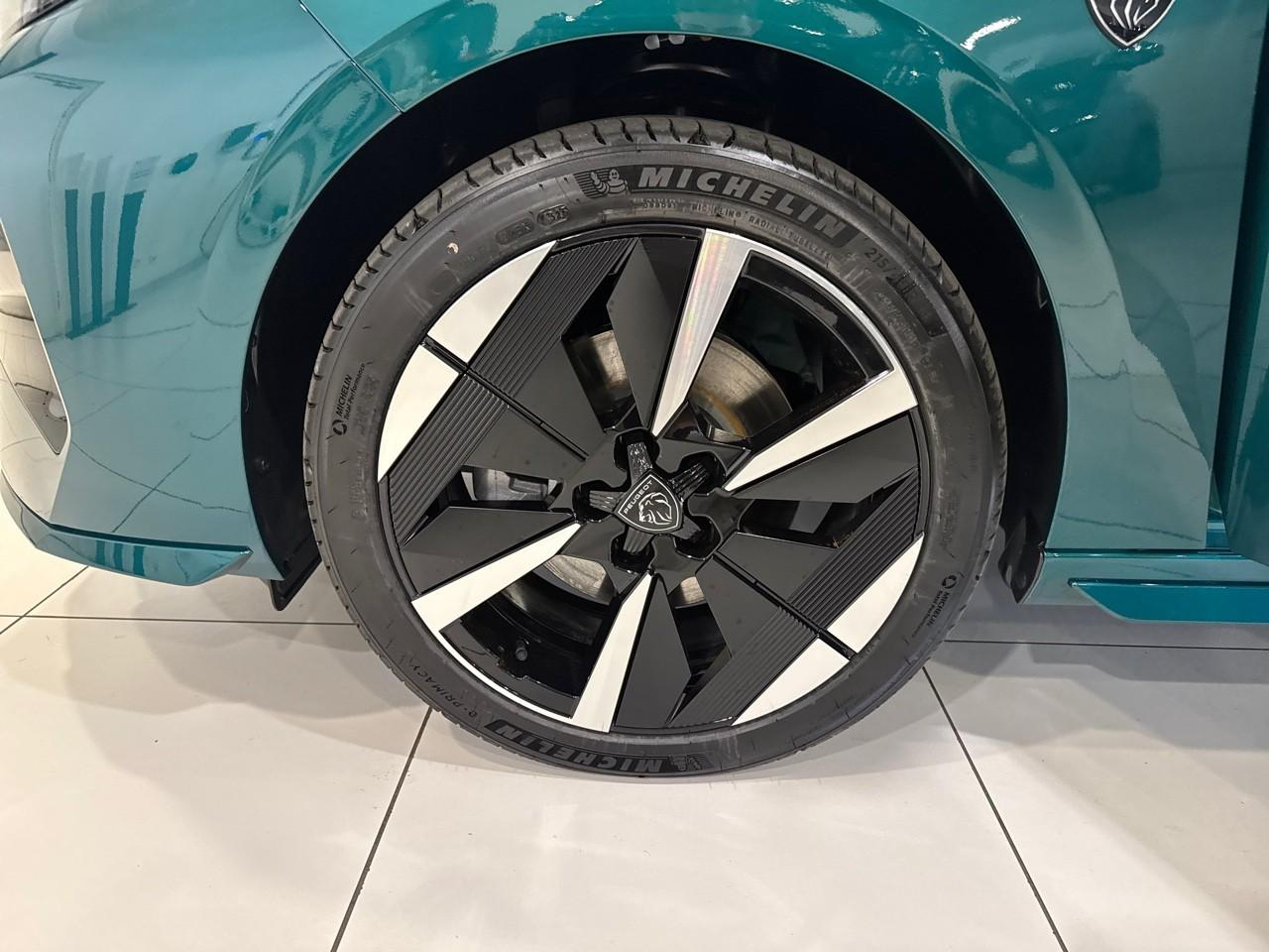 Peugeot 308 e-308 156ch batterie 55 kwh gt exclusive — photo 11