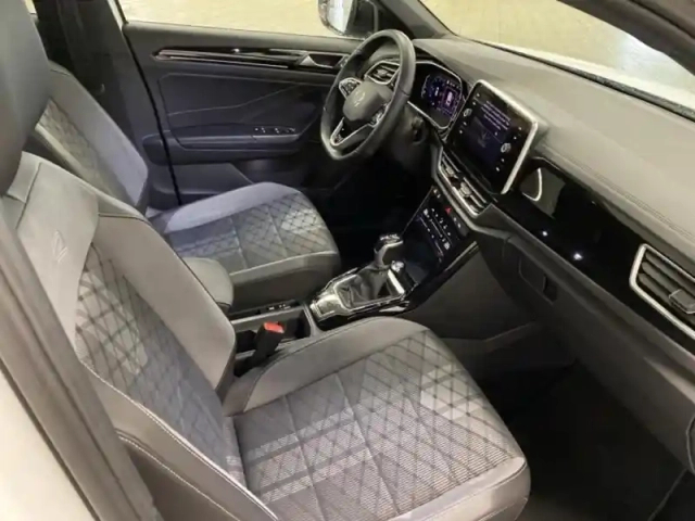 Volkswagen T-Roc 2.0 tdi 150ch r-line dsg7 — photo 12