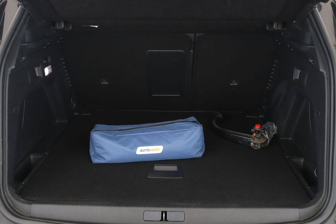 Peugeot 3008 2.0 Blue-HDi GT EAT8 — photo 16