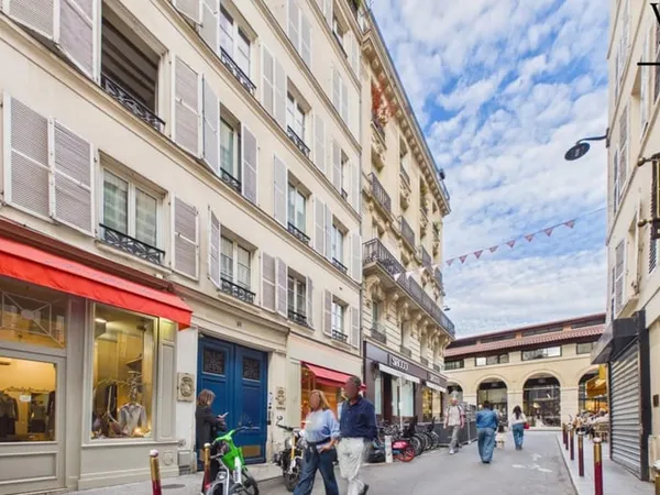 Paris 6e, en plein coeur de Saint-Germain : charmant pied-à-terre, 2e étage avec ascenseur