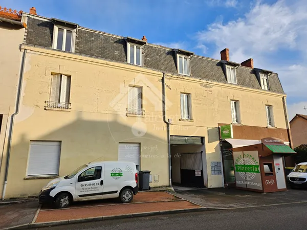 Immeuble 5 logements + commerce