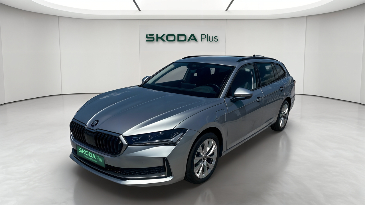 Skoda Superb Combi 1.5 TSI 204 ch PHEV DSG6 — photo 1