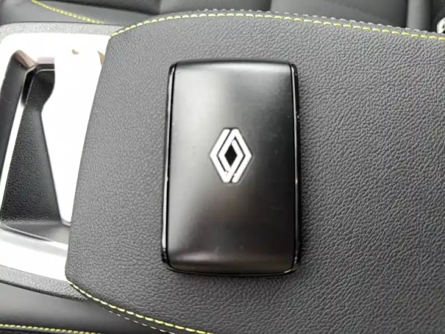 Renault Megane e-tech 220 ch autonomie confort gsr2 — photo 17