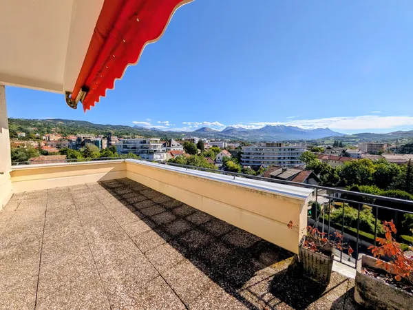 Appartement T4 en dernier étage avec vue panoramique