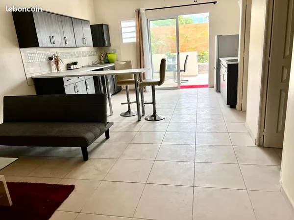 T3 meublé tout confort - Sainte-Clotilde - Terrasse, jardinet, parking - Charges comprises