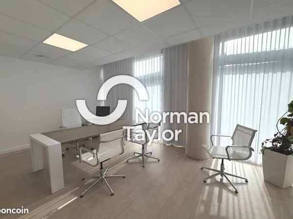 Bureaux 79 m²