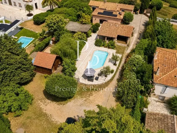 A vendre - Villa de plain pied - A pied des commerces - Mougins