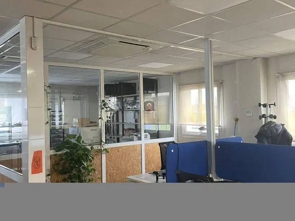 Bureaux 30 pièces 1385 m²