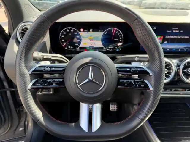 Mercedes Gla 200 d amg line — photo 37