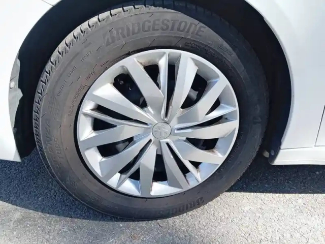 Peugeot 208 puretech 75 s&amp;s bvm5 — photo 13