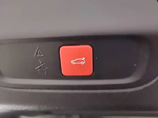 Peugeot 408 phev 225 e-eat8 — photo 108