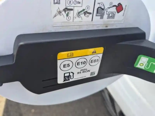 Ford Fiesta 1.0 flexifuel 95ch titanium business 5p — photo 6