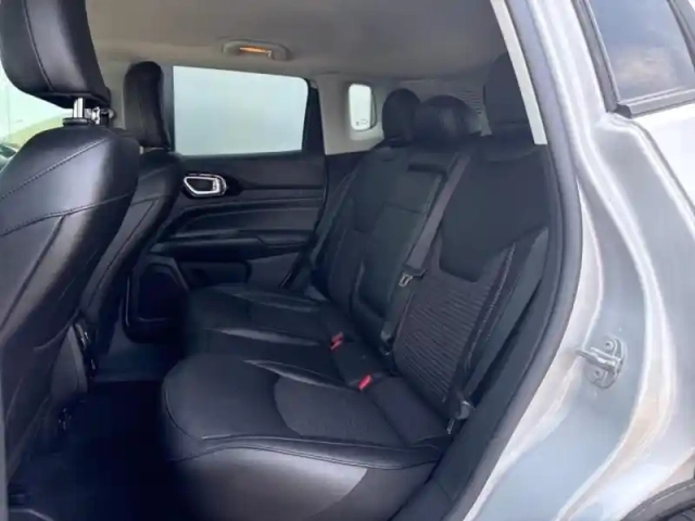 Jeep Compass 1.3 turbo t4 190ch phev 4xe limited at6 eawd — photo 12