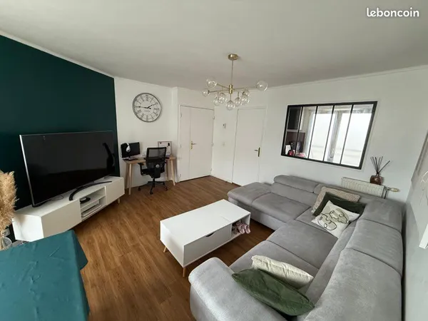 T3 meublé 66 m² - 2 chambres - parking avec borne - centre-ville Argenteuil Location en résidence pr