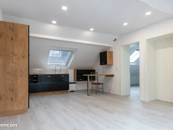 Beau logement F3 avec grand garage dans petit collectif de 3 logements