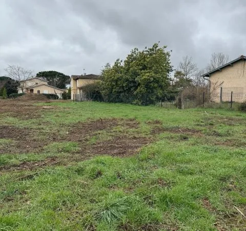 TERRAIN 428 m²