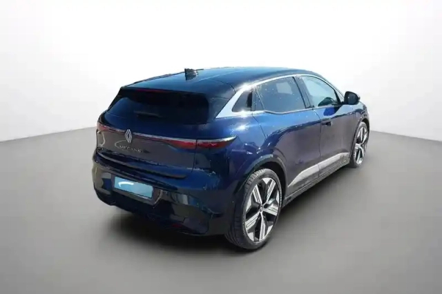 Renault Megane e-tech ev60 220 ch optimum charge — photo 16