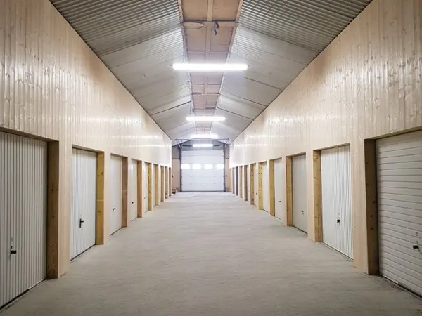 Location garage/box de stockage sécurisé 15m²