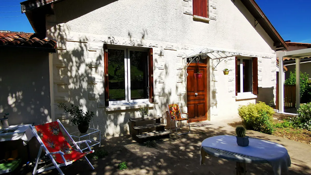Photo 1