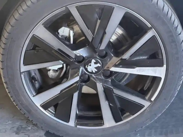 Peugeot 208 puretech 130 s&amp;s eat8 — photo 51