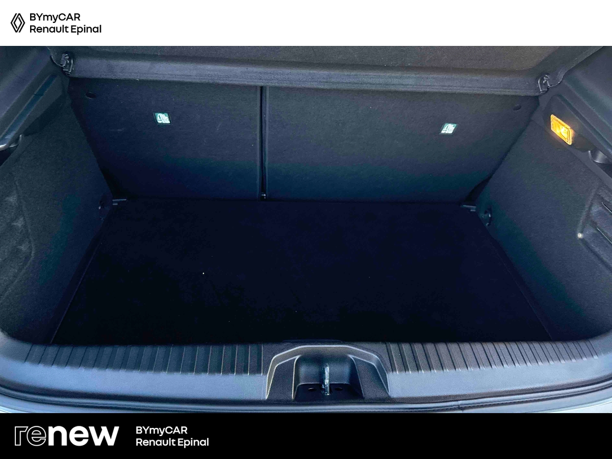 Renault Clio TCe 90 — photo 13