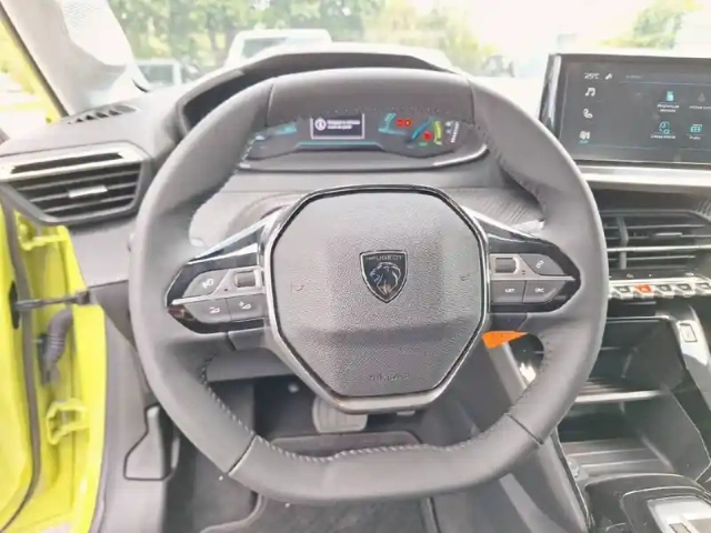 Peugeot 208 electrique 50 kwh 136ch — photo 32