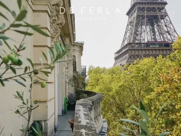 5 pièces - Tour Eiffel - Terrasse