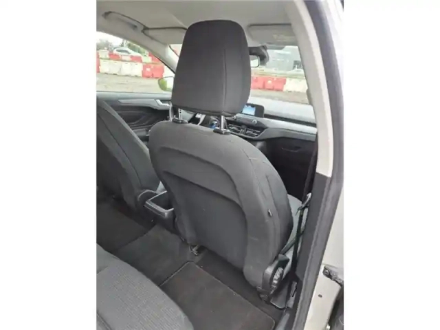 Ford Focus 1.0 ecoboost 100 s&amp;s — photo 30
