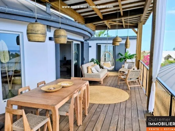 LA SALINE-LES-BAINS - VILLA CONTEMPORAINE AVEC VUE PANORAMIQUE SUR L'OCÉAN, PISCINE ET 2 STUDIOS IND