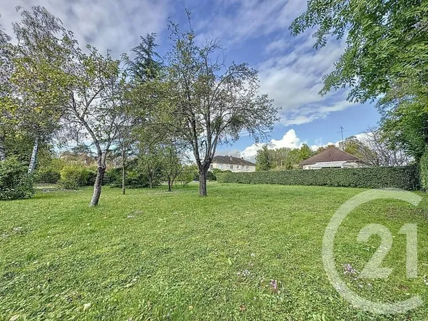 Terrain 752 m²