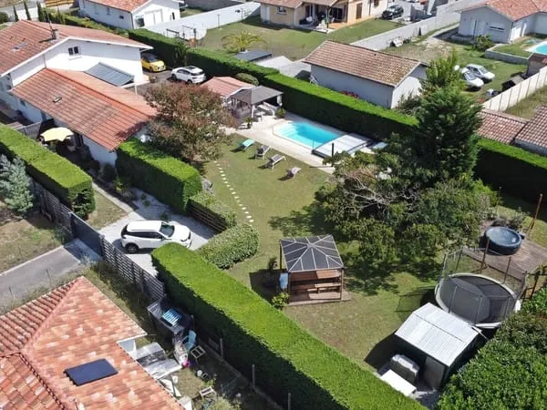Magescq - Bel Ensemble Immobilier 1 Maison + 2 Appartements + Terrain