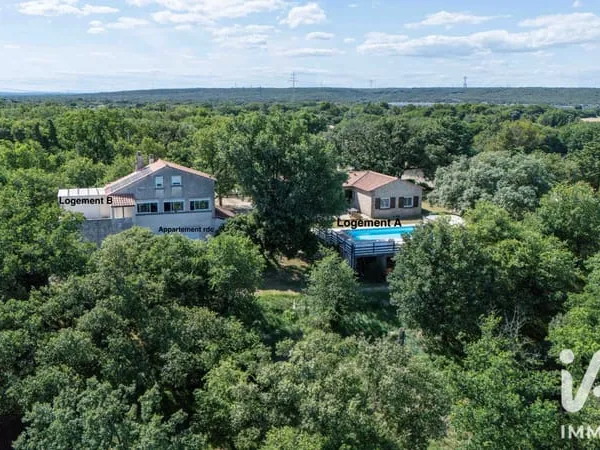 Maison 12 pièces 335 m²