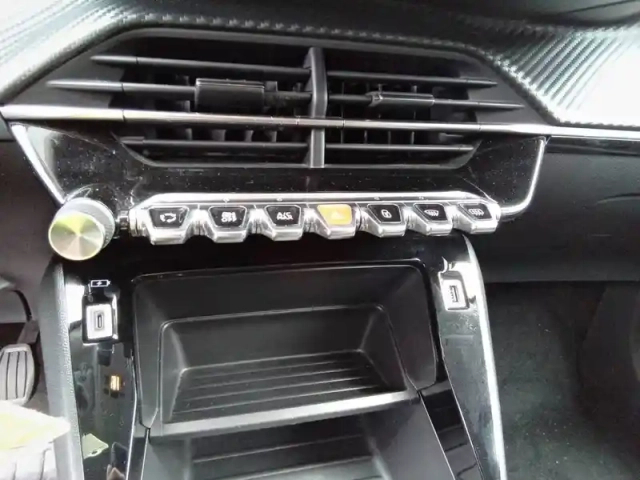Peugeot 2008 bluehdi 110 s&amp;s bvm6 — photo 18