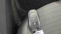 Peugeot 208 1.2 PureTech 100ch S&S Allure — photo 16